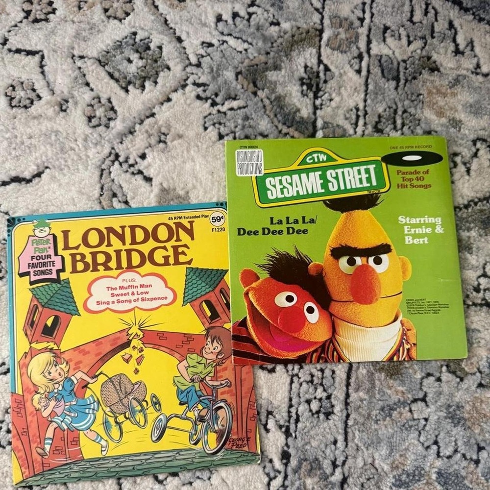 Sesame Street and London Bridge vinyl records Vintage